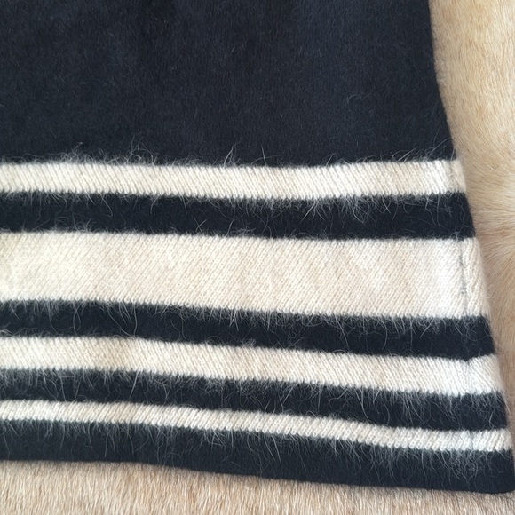 Talbots wool and angora Black and White Striped Sleeveless mock Turtleneck L - Picture 2 of 11